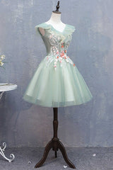 Light Green Appliques V-Neck A-Line Short Homecoming Dress