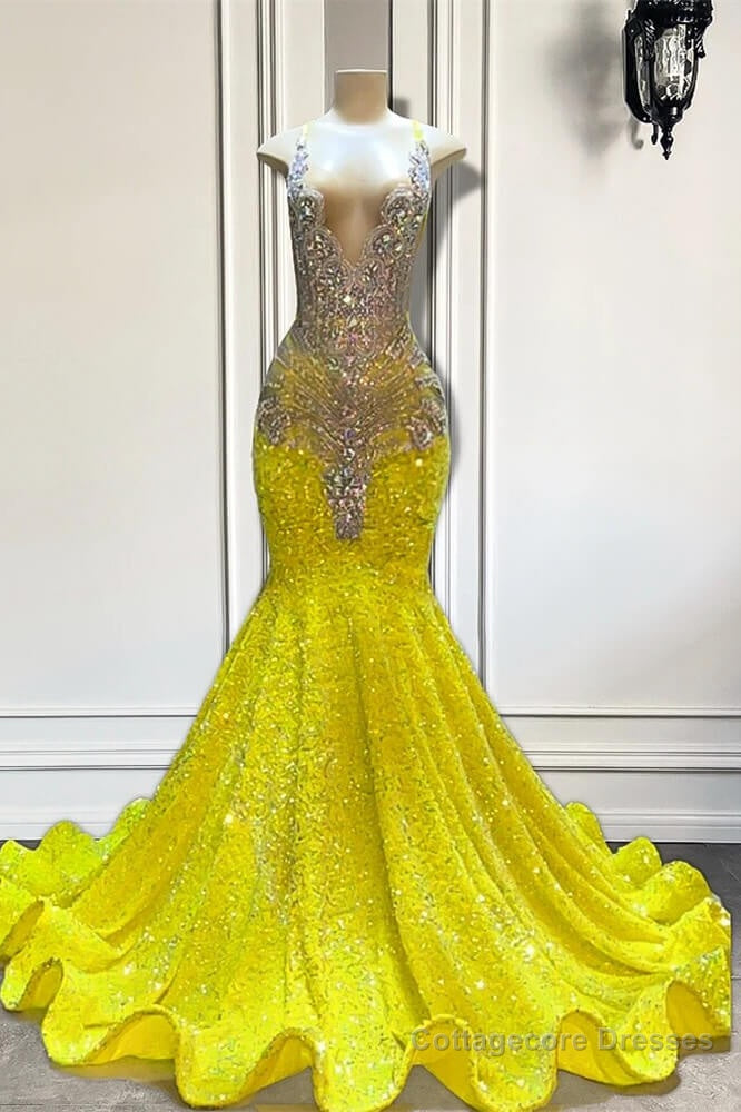 Yellow V-Neck Sleeveless Mermaid Prom Dresses Featuring Beadings and Sequins