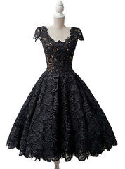 A-line Black Lace O-neck Backless Homecoming Dresses