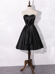 A-Line Black Satin Sweetherat Pleats Homecoming Dresses