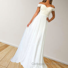 A-Line/Princess Off-the-Shoulder Sweep Train Chiffon Prom Dresses With Appliques Lace