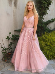 A-Line/Princess V-neck Floor-Length Tulle Evening Dresses With Appliques Lace