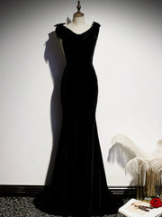 Black Mermaid Velvet V-neck Backless Pearls Prom Dresses