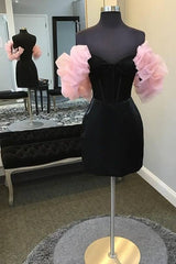 Black Off the Shoulder Velvet Tight Homecoming Dress