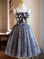 Black Tulle Sequins Embroidery Spaghetti Straps Homecoming Dresses