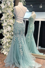 Elegant Mermaid V-neck Applique Tulle Long Ball Gown