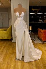 Glamorous Ivory Mermaid Long Prom Dresses With Appliques