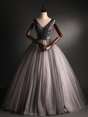 Gray Tulle V-neck Appliques Beading Sequins Quinceanera Dresses