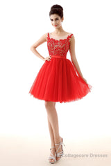 Lace Cute Red Short Homecoming Dresses