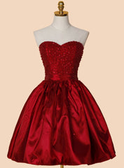 Marvelous A-line Sweetheart Above-knee Red Stretch Satin Homecoming Dresses with Beading