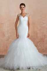 Multi-Tiered Lace-Up Mermaid Wedding Dresses with Chapel Train