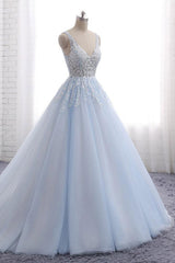 Quinceanera Dresses Ball Gown Chapel Train V Neck Sleeveless Backless Appliques Prom Dresses