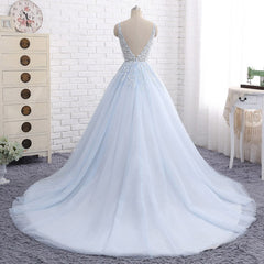 Quinceanera Dresses Ball Gown Chapel Train V Neck Sleeveless Backless Appliques Prom Dresses