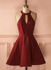 Sexy A-Line Halter Open-Back Burgundy Short Homecoming Dresses With Pleats