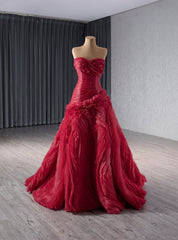 Sexy Burgundy Strapless Pleats Prom Dresses