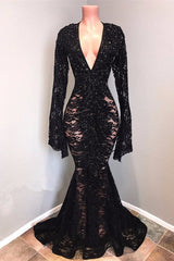 Sexy Long Sleeves Black Mermaid Prom Dresses Lace V-neck Long