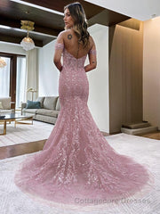 Sheath/Column Off-the-Shoulder Court Train Lace Prom Dresses With Appliques Lace