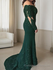 Sheath/Column Off-the-Shoulder Sweep Train Stretch Crepe Mother of the Bride Dresses With Appliques Lace