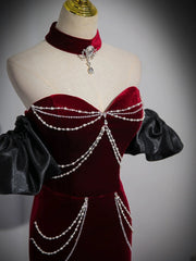 Trumpet/Mermaid Velvet Burgundy Long Prom Dresses with Beads