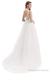 Tulle V-neck Appliques Wedding Dresses