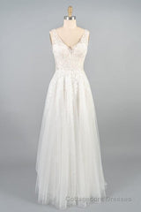 V-neck Appliques Tulle A-line Wedding Dress