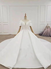 White Ball Gown Satin Puff Sleeve Wedding Dresses With Long Train