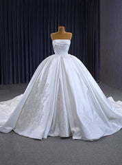 White Satin Strapless Appliques Wedding Dresses With Train