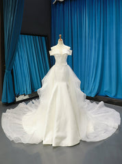 White Satin Tulle Off the Shoulder Wedding Dresses With Long Train