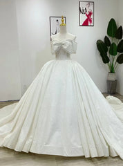 White Sequins Off the Shoulder Pearls Wedding Dresses With Train