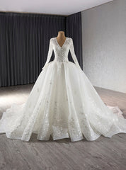 White Tulle V-neck Long Sleeve Lace Appliques Wedding Dresses