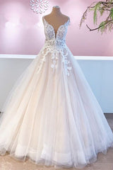 Elegant Long A-Line Appliques Lace Tulle Sweetheart Backless Wedding Dress